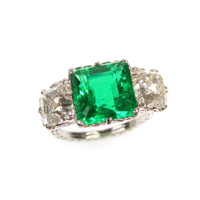 Three stone emerald and diamond ring | MasterArt